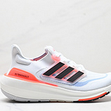 100_Adidas_Ultraboost_Light_HQ6339