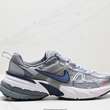 120_Nike_Wmns_V2K_Runtekk_LowWhite_Grey_Pink_HJ4497-002_IDJZD101-DEJ
