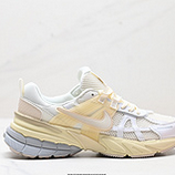 120_Nike_Wmns_V2K_Runtekk_LowWhite_Grey_Pink_HQ1512-110