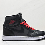 160_Nike_Air_Jordan_1_Retro_High_OGBlackWhiteAJ1_555088_060