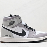 160_Nike_Air_Jordan_1_Retro_High_OGBlackWhiteAJ1_DB2889-100