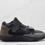 240_Travis_Scott_x_Jordan_Cu_FZ8117-100